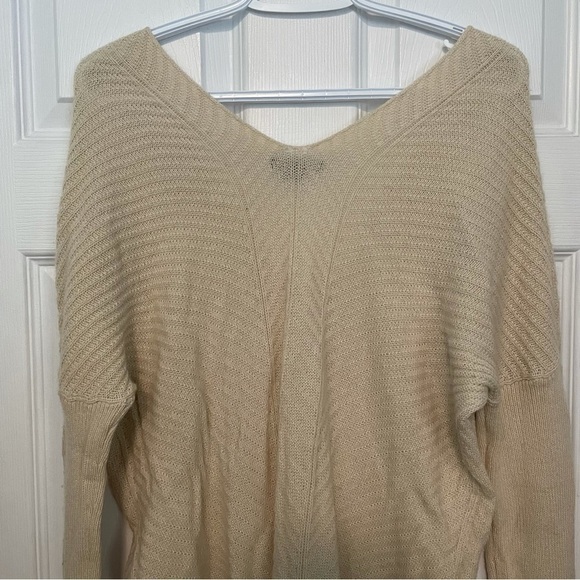 VINCE Cream Cashmere Wool Blend V Neck Pullover Sweater Medium - Picture 5 of 5
